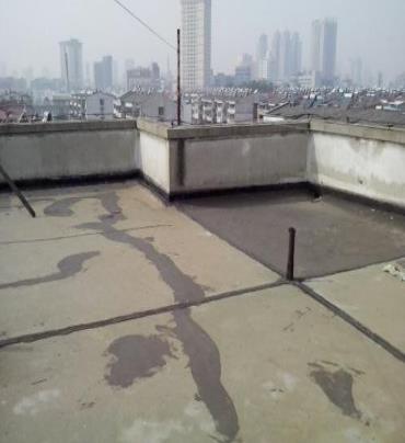 万秀漏水维修 楼顶漏水是什么原因，楼顶漏水维修方法是什么?