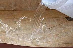 万秀漏水维修 免砸砖防水材料该如何施工