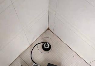 万秀卫生间漏水维修之 loft 夹层储藏室毗邻暗管渗水哪家好，推荐诚匠小爱修缮